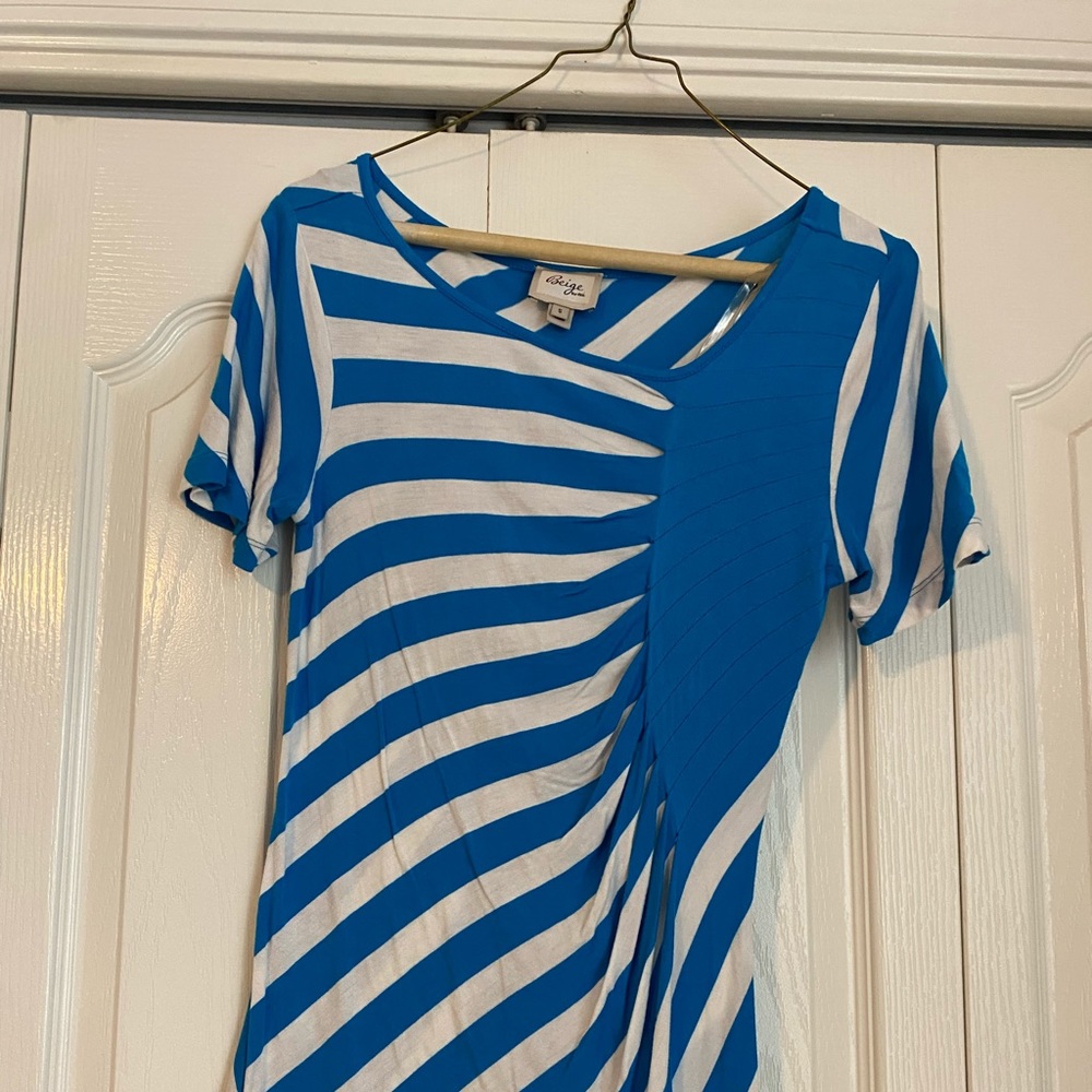 Beige brand, bright blue and white top, size small